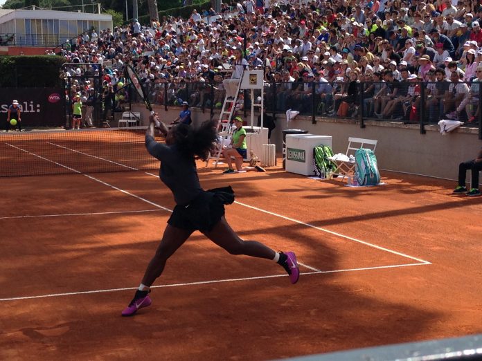 Campi Da Tennis Roma.Wta Roma Serena Williams Danza Sul Campo Da Tennis Di Fronte A Migliaia Di Persone Foto Ok Tennis